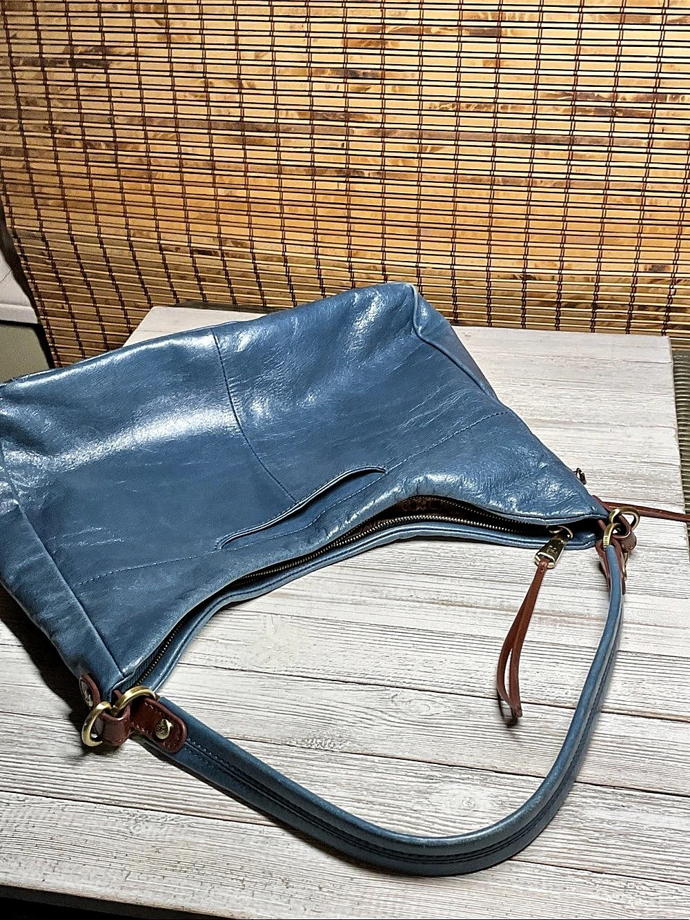 HOBO Delilah blue leather sholder bag EUC - Picture 2 of 10